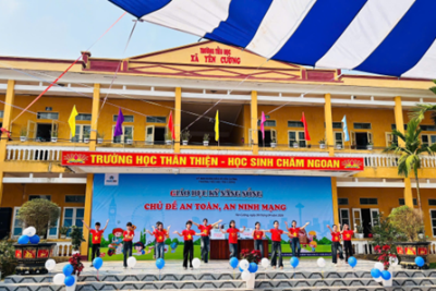 TRƯỜNG TIỂU HỌC YÊN CƯỜNG TỔ CHỨC CHƯƠNG TRÌNH GIÁO DỤC KỸ NĂNG SỐNG: AN TOÀN, AN NINH MẠNG CHO HỌC SINH